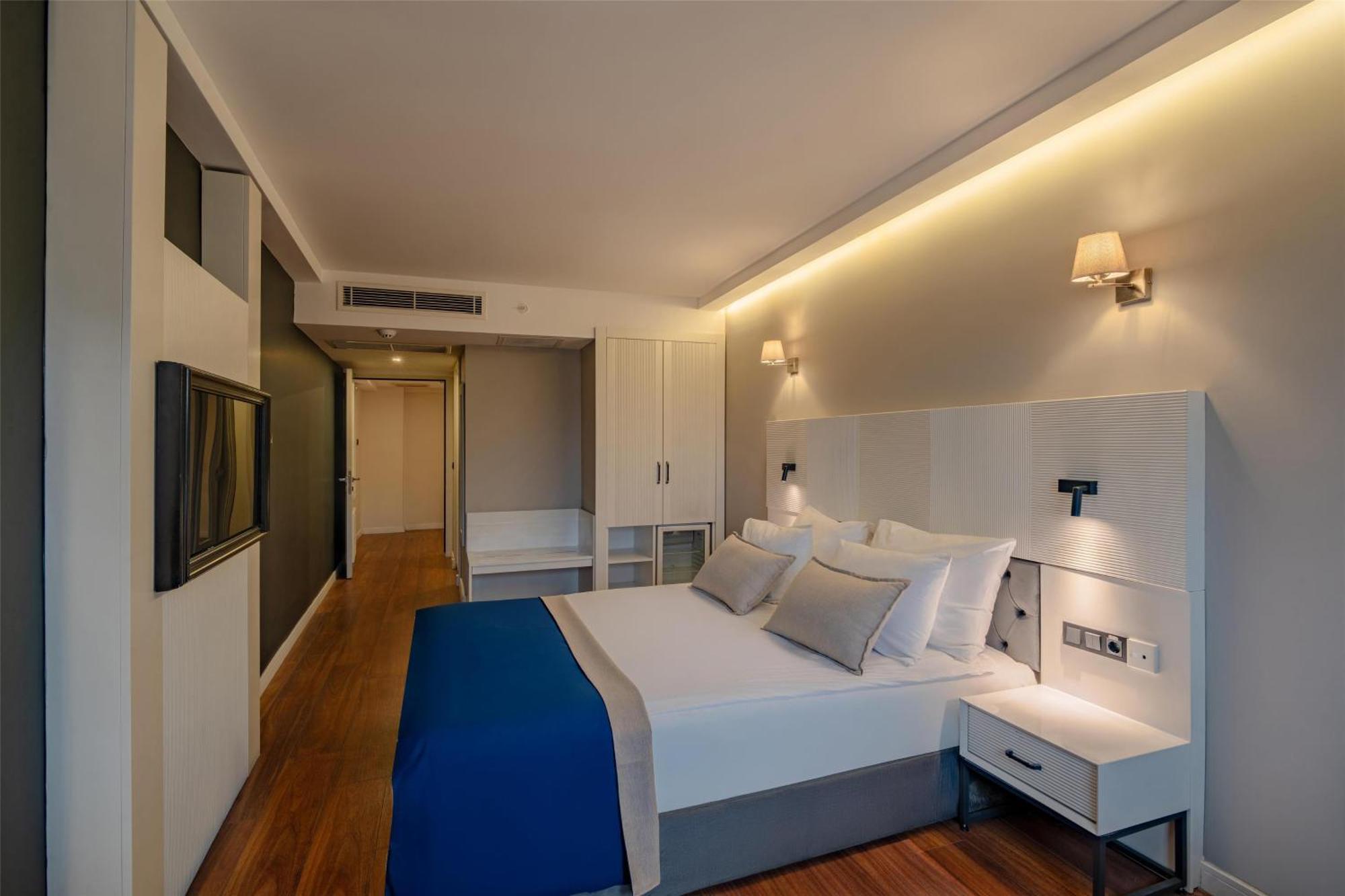 BW Izmir Hotel Exterior photo